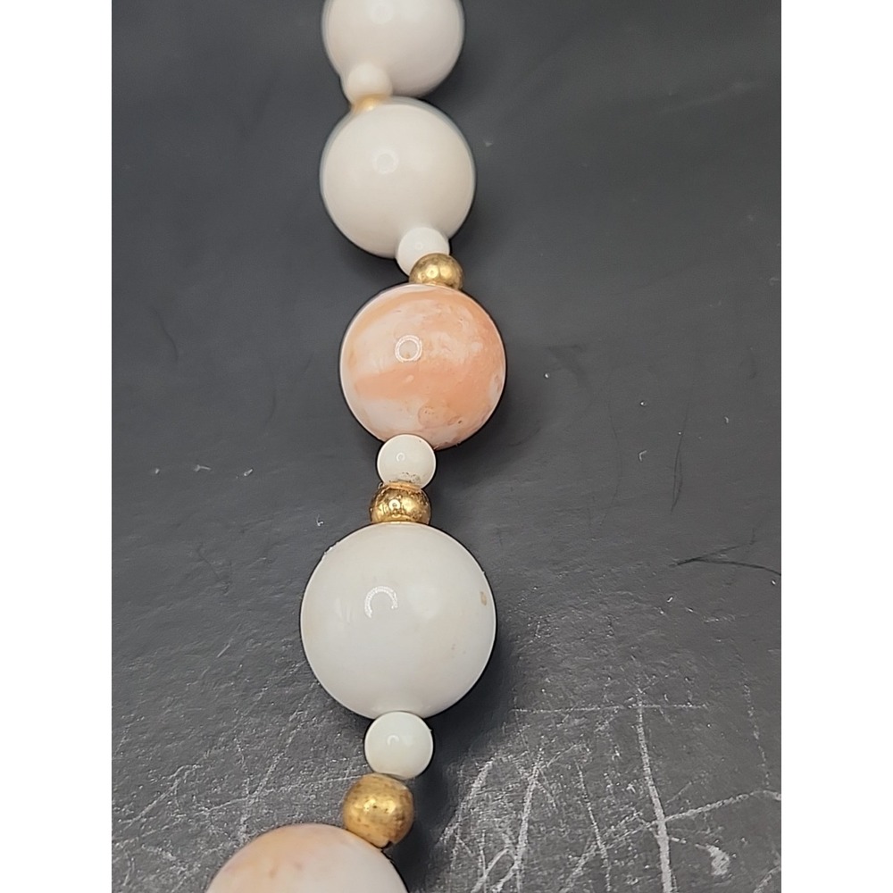 Vintage Signed VA Chunky Beaded Acrylic Necklace White/Goldtone/ Pale Orange 31" - Picture 9 of 16